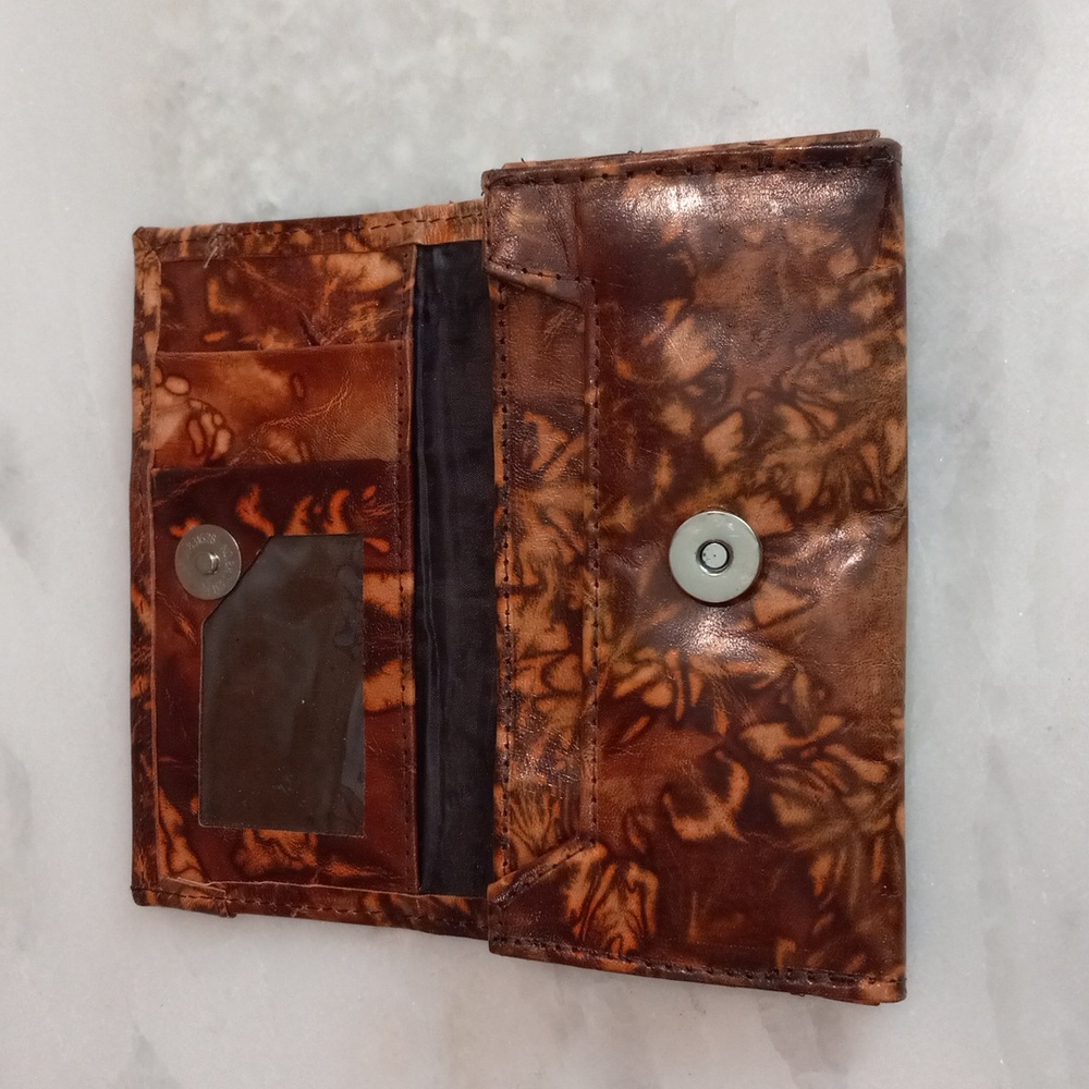 Women's Wallet - Picture 10 of 11